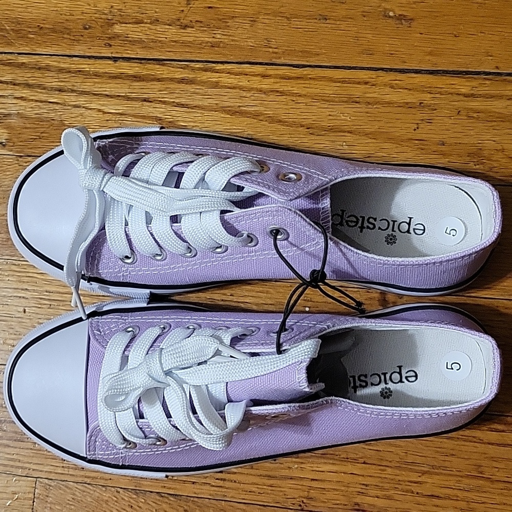 NEW EPIC STEP LOW TOP CAP TOE TENNIS SHOE LAVENDER/WHITE SIZE 5